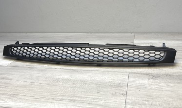 Тюнинговая решетка радиатора Ford Fiesta 6 черная дорестайлинг  фото