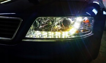 Фари передні з діодним рядком AUDI A6 C5 дорестайл фото