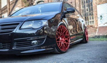 Передние черные фары с линзами VW Passat B6 фото