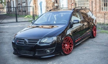 Передние черные фары с линзами VW Passat B6 фото