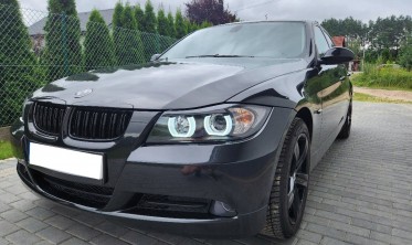 Фары передние BMW E90 / E91 черные с U-LED ангельскими глазками фото