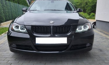 Фары передние BMW E90 / E91 черные с U-LED ангельскими глазками фото