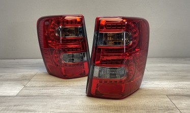 Тюнінгові ліхтарі задні JEEP Grand Cherokee WJ світлодіодні фото