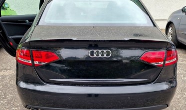Задні ліхтарі тюнінгові Audi A4 B8 дорестайл седан червоно-білі фото