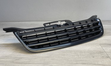 Решетка радиатора Volkswagen Touran / Caddy черная без логотипа фото