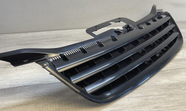 Решетка радиатора Volkswagen Touran / Caddy черная без логотипа фото