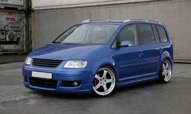 Решетка радиатора Volkswagen Touran / Caddy черная без логотипа фото