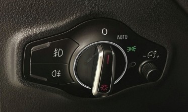 Декоративне кільце на перемикач світла Audi A4 B8 / Audi Q5 / A5 фото