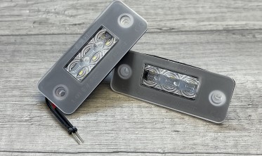 LED підсвітка номера Audi A8 D3 фото