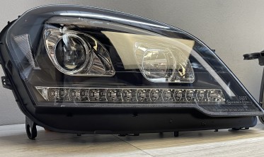 Фари передні Mercedes ML W164 рестайл з динамічними LED поворотами фото