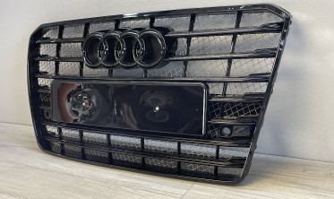 Решетка радиатора Audi A8 D4 в стиле W12 черная фото