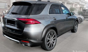 Чорна захисна накладка (планка) на задній бампер Mercedes GLE 2 W167 2023- фото