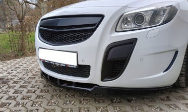 Тюнінгова решітка радіатора Opel Insignia у стилі OPC чорна матова фото