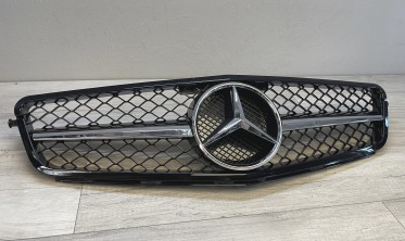Тюнінгова решітка радіатора Mercedes W204 стиль SL (black / chrome) фото