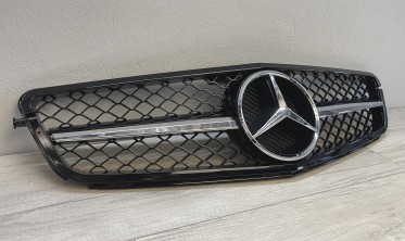 Тюнінгова решітка радіатора Mercedes W204 стиль SL (black / chrome) фото