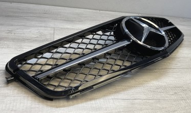 Тюнінгова решітка радіатора Mercedes W204 стиль SL (black / chrome) фото