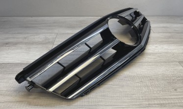 Решетка Mercedes W204 с местом для звезды в стиле Avangarde фото