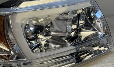 Фары передние Jeep Grand Cherokee WJ с LED габаритами, хром фото