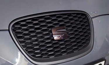Решетка радиатора Seat Leon II рестайл Honey-стиль фото