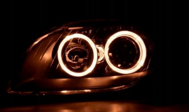 Чорні передні фари Audi A4 B7 тюнінгові з кільцями  фото