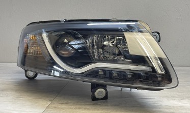 Черные фары с диодными габаритами Audi A6 C6 led Tube Light фото