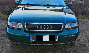 Чорні фари передні Audi A4 B5 дорестайл з габаритами-кільцями фото