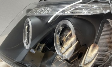 Тюнинговые фары передние с кольцами Toyota Hilux (2005-2011) фото