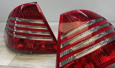 Задние фонари светодиодные Mercedes S W220 красно-тонированные фото