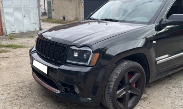 Передние фары Jeep Grand Cherokee WK 05-08 с линзами и диодным габаритом фото