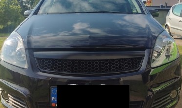 Решетка радиатора Opel Zafira B в стиле OPC черная матовая фото
