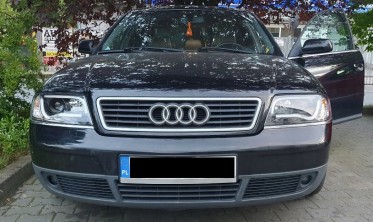 Черные фары передние Audi A6 C5 дорестайл с диодными габаритами фото