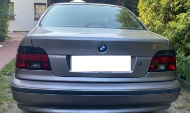 Тонированные фонари задние BMW E39 дорестайл в стиле рестайл фото