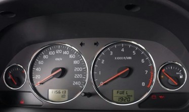 Хром кольца для декора щитка приборов Volvo S40 / V40 рестайлинг фото
