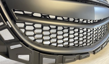 Тюнінгова решітка радіатора Opel Insignia у стилі OPC чорна матова фото