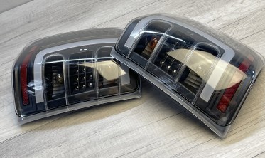 Задні ліхтарі Jeep Grand Cherokee WJ тюнінгові стопи діодні фото