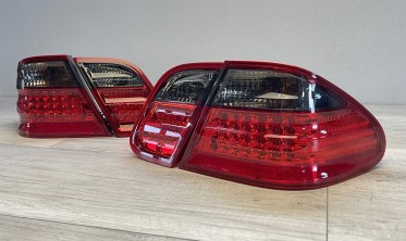 Тюнінгові лед ліхтарі задні Mercedes CLK W208 фото