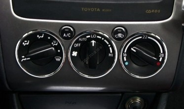 Хромированные кольца на ручки климат контроля Toyota Avensis T22 фото