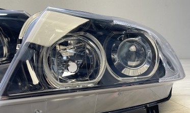Фары передние BMW E90, E91 с Led кольцами Angel eyes фото