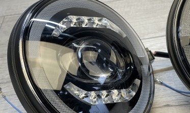 Чорні тюнінгові фари світлодіодні JEEP Wrangler TJ / LJ / JK фото