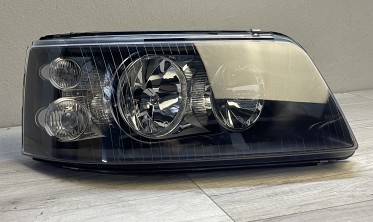 Фари передні із чорним корпусом VW T5 дорестайл фото