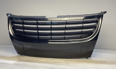 Решітка радіатора VW Touran рестайлінг, чорна без емблеми фото