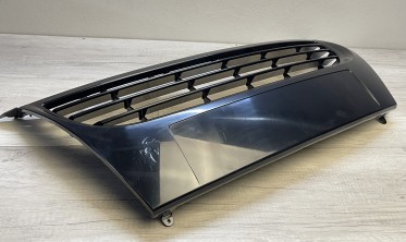 Решітка радіатора VW Touran рестайлінг, чорна без емблеми фото
