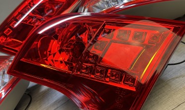 Светодиодные фонари задние Audi A4 B7 универсал фото