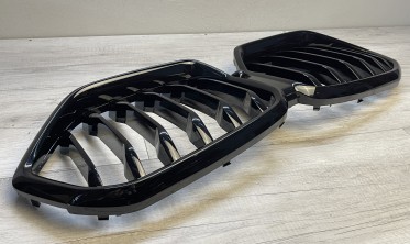 Решетка радиатора (ноздри) BMW X6 G06 в стиле M-perform фото