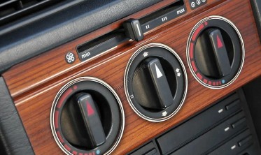 Хром кільця на ручки пічки Mercedes W201 (190) панель під дерево фото