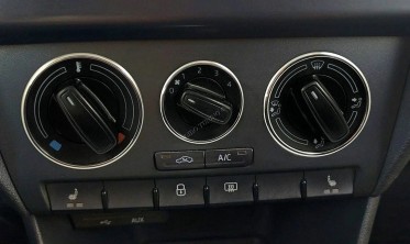 Декоративные кольца на ручки печки Skoda Rapid фото