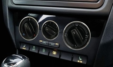 Декоративные кольца на ручки печки Skoda Rapid фото