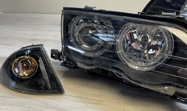 Чорні передні фари з діодними кільцями BMW E46 дорестайл Sedan / Kombi фото
