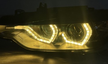 Чорні фари передні BMW F30/F31 дорестайл з жовтими кільцями фото