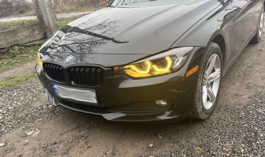 Чорні фари передні BMW F30/F31 дорестайл з жовтими кільцями фото